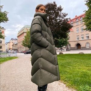 Aritzia Cloud Puff Maxi in Low Tide NWT